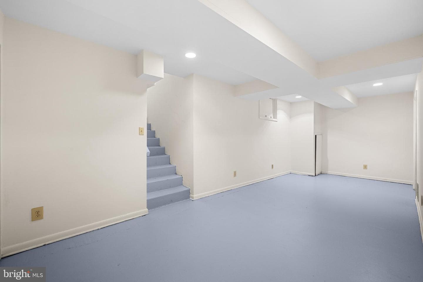 1000 West Wind Court photo 36