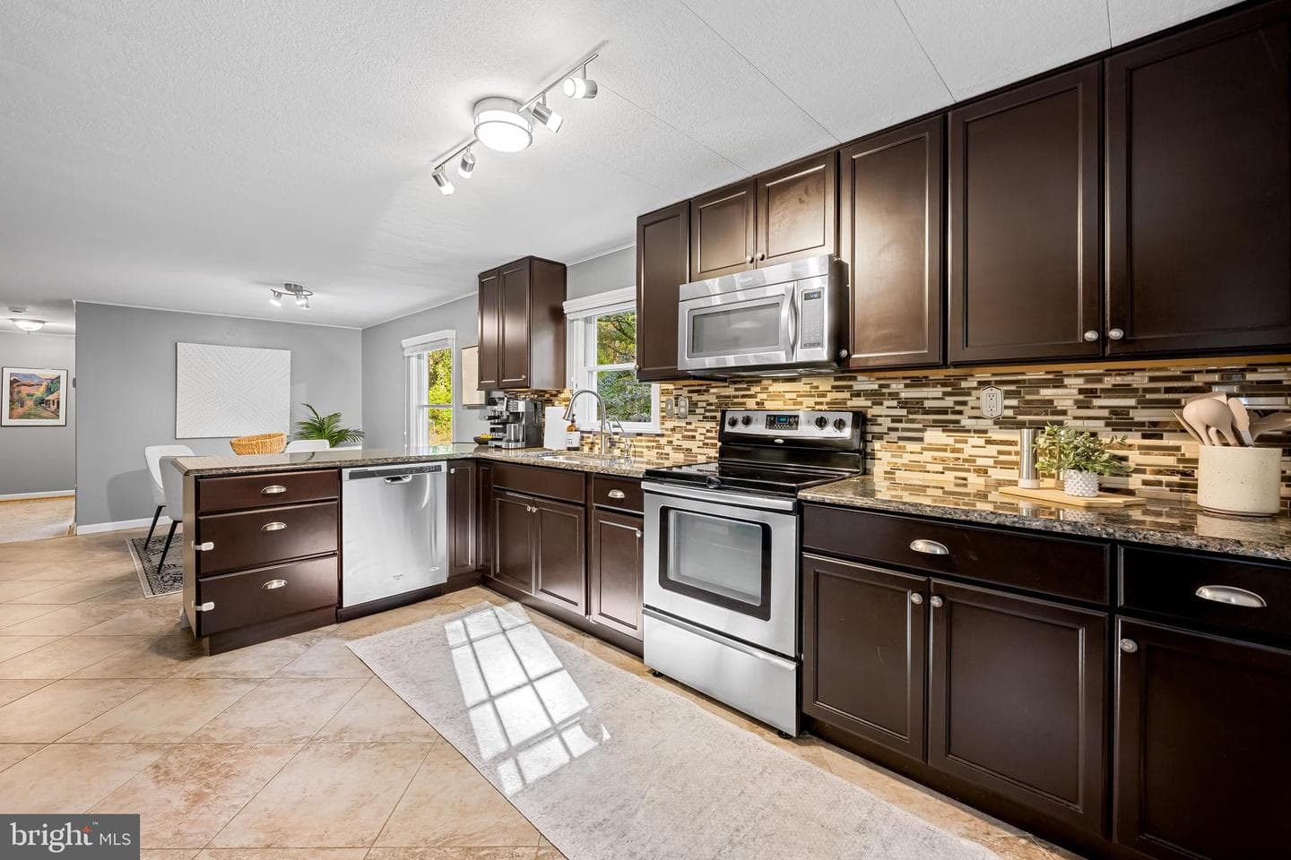 18709 Frederick Road photo 8
