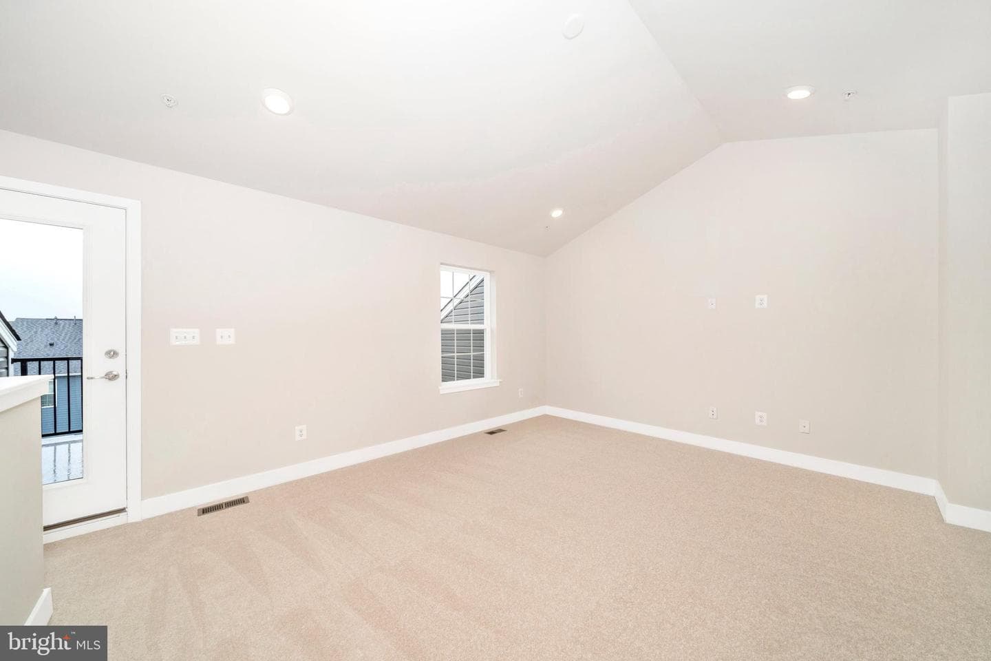7876 Johnnycake Road photo 19