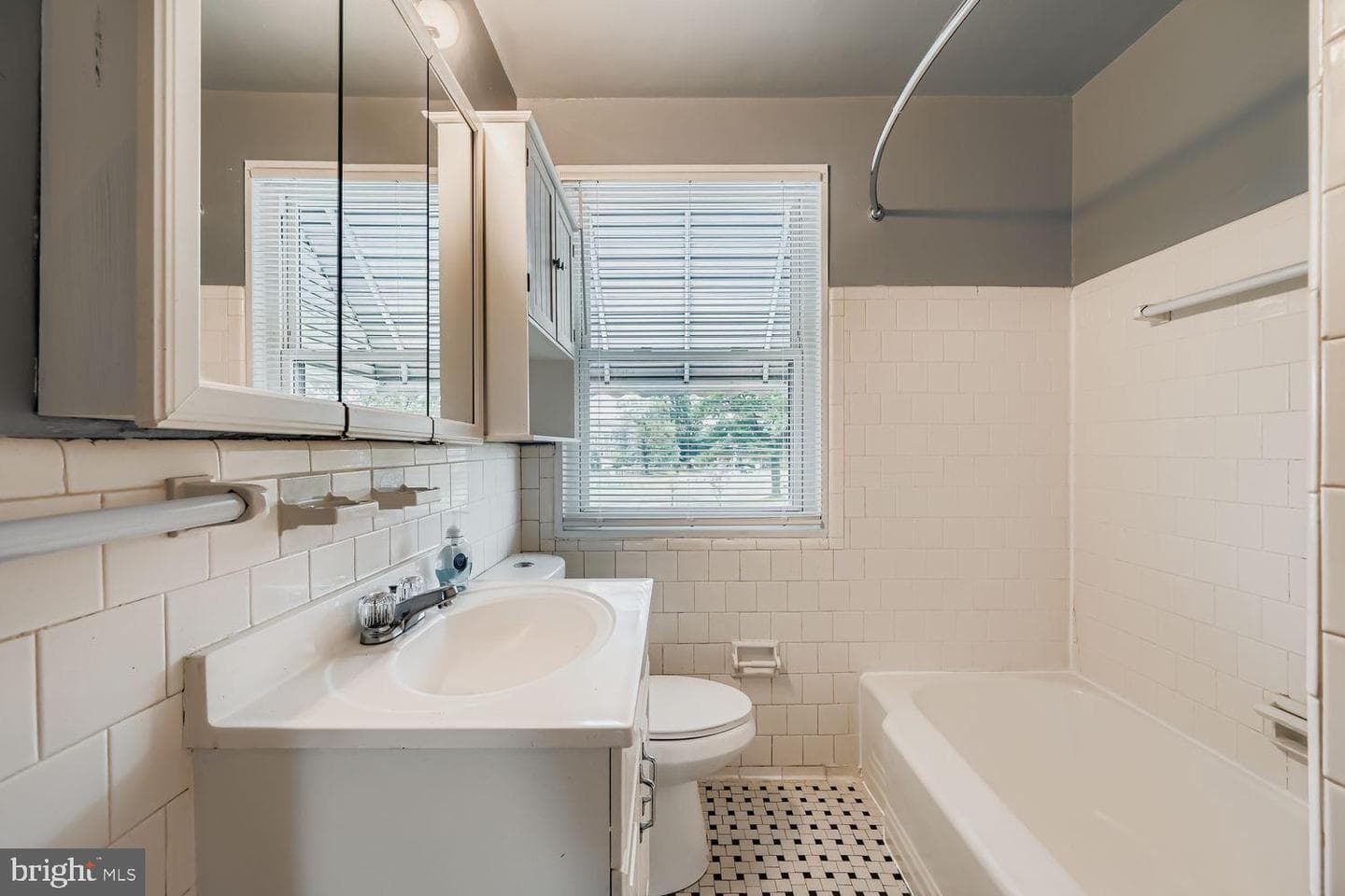5466 Addington Road photo 18