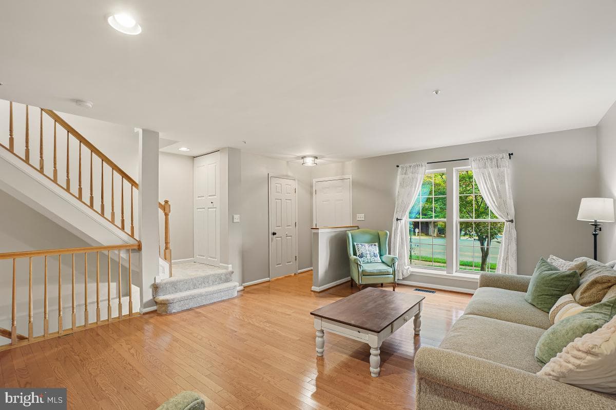 9739 Sherwood Farm Road photo 2