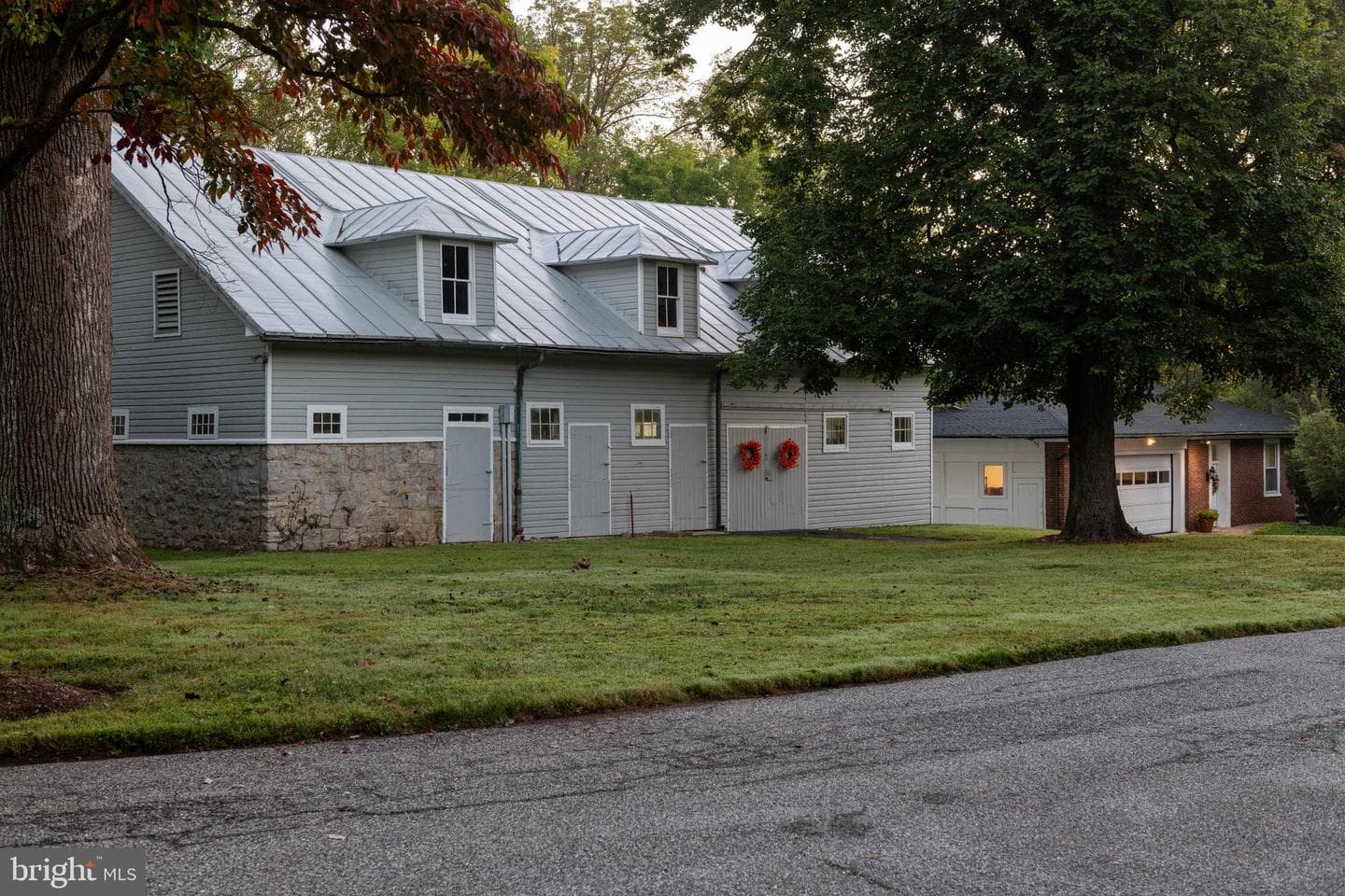 8555 Hill Spring Drive photo 5