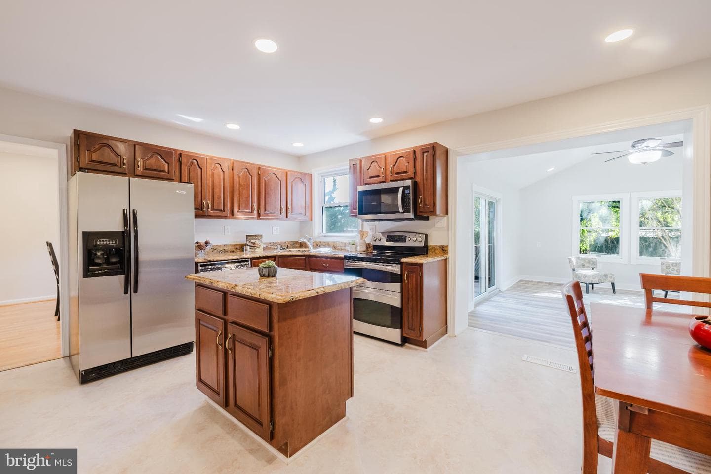 201 Chantrey Road photo 8