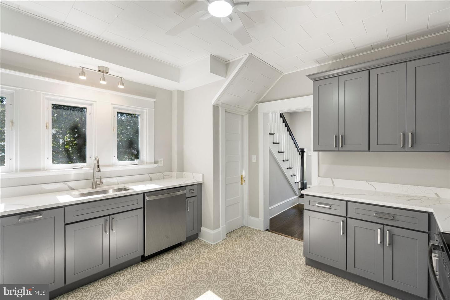 15317 York Road photo 10