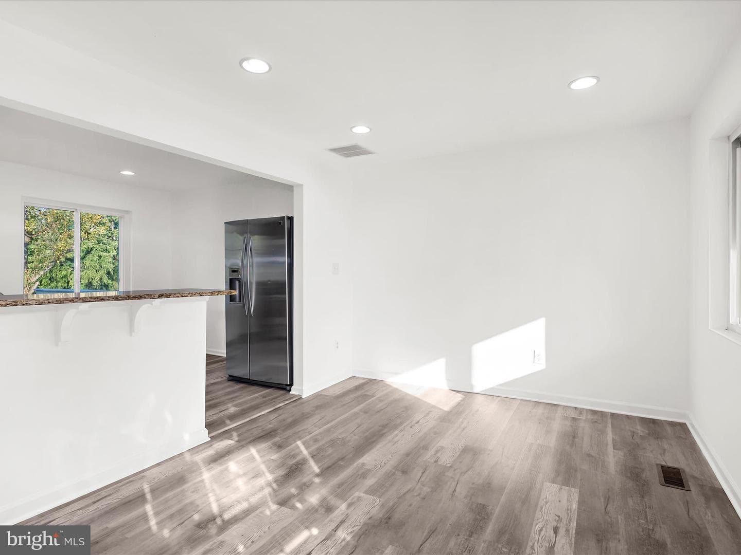 400 Dale Avenue photo 6
