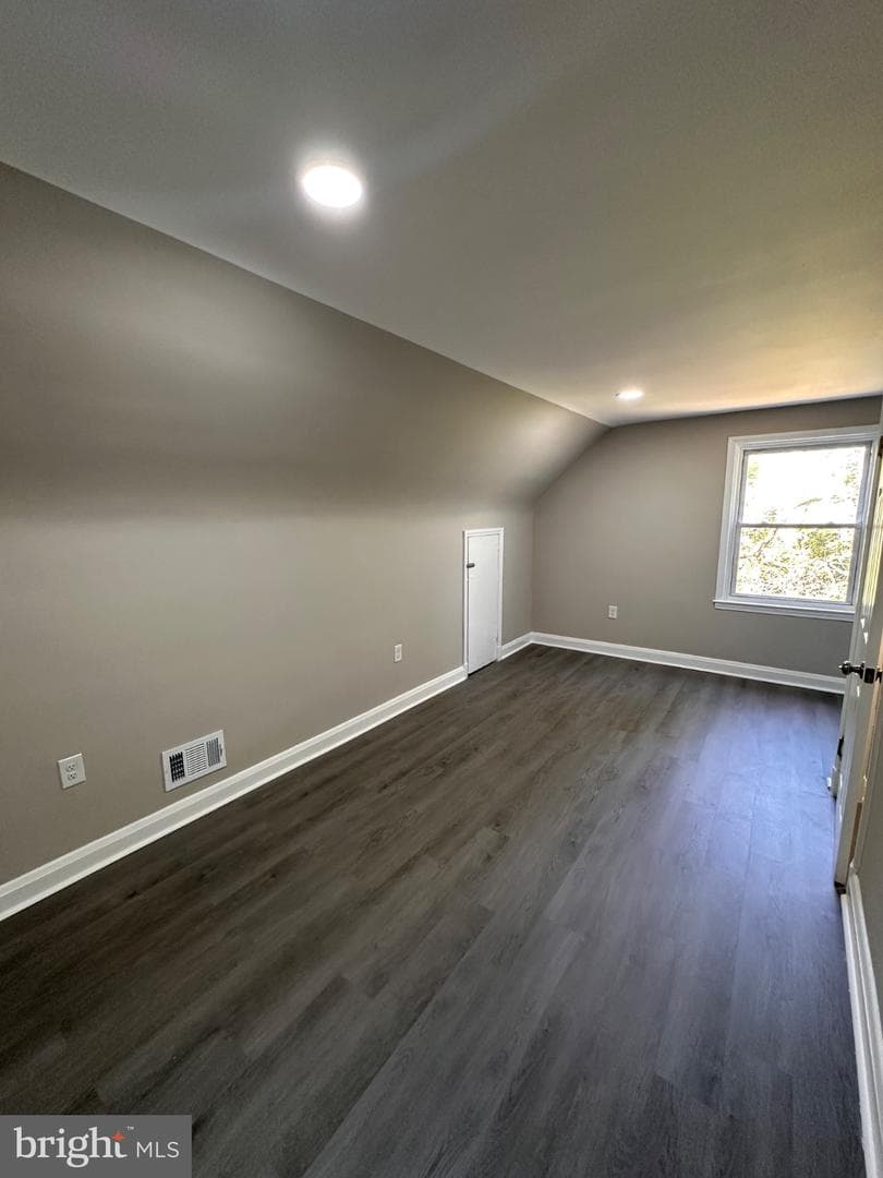 2722 Gwynnmore Avenue photo 23