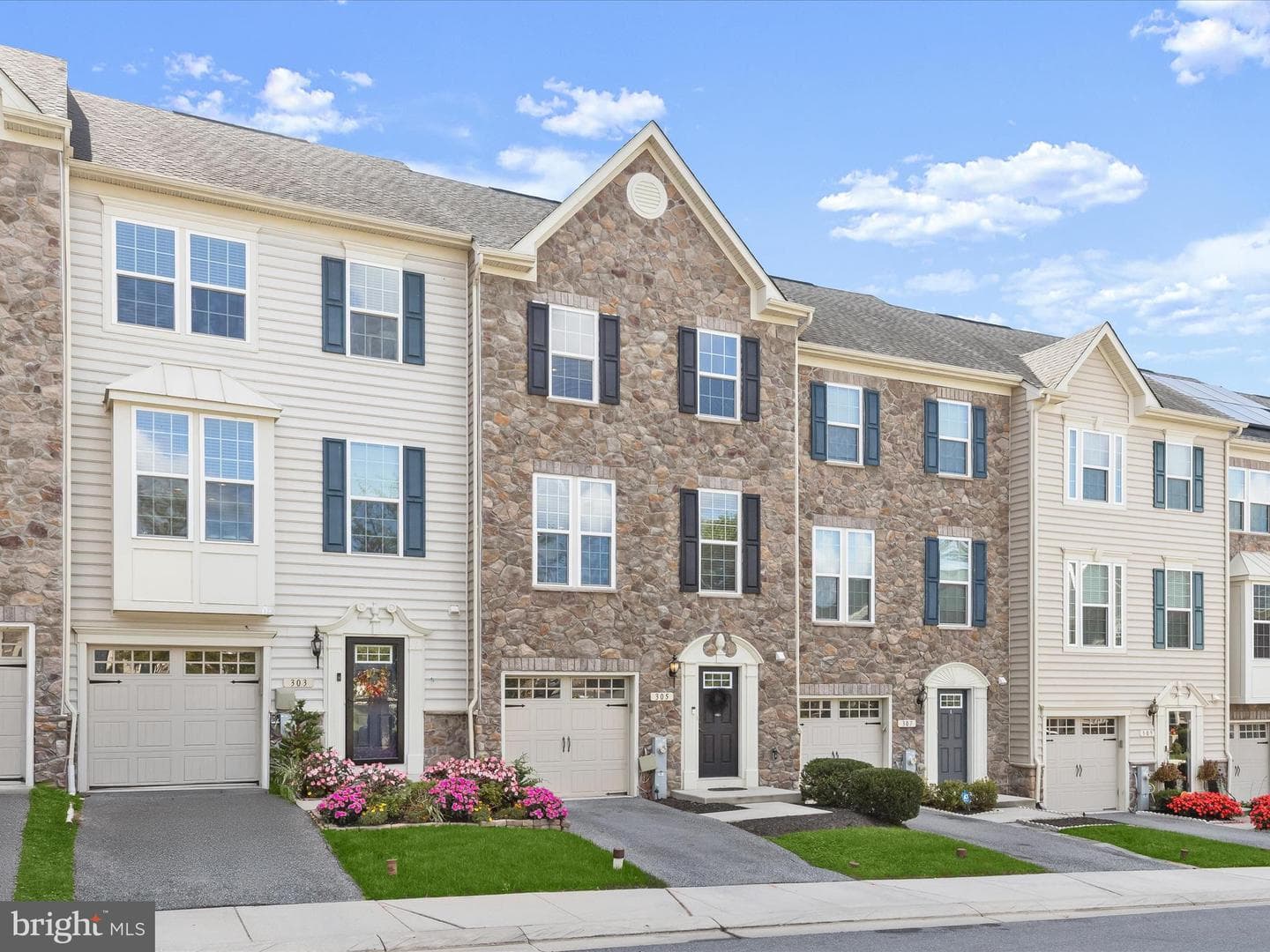 305 Cherrystone Court photo 2