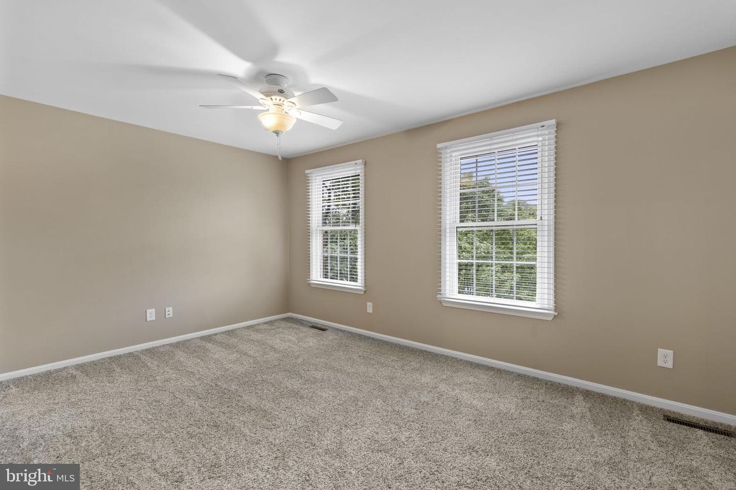 5843 Richardson Mews Square photo 13