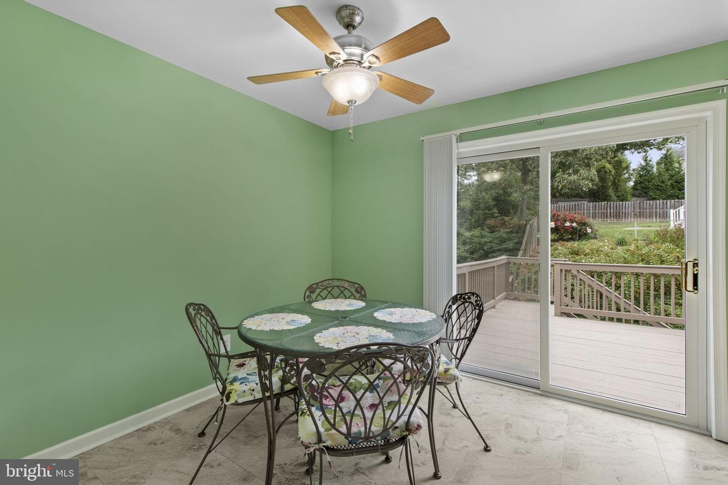 5843 Richardson Mews Square photo 8