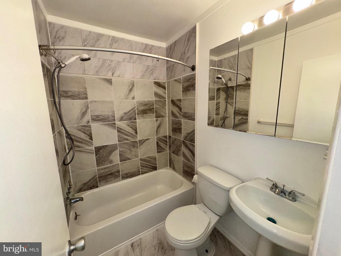 1229 Berkwood Road photo 10