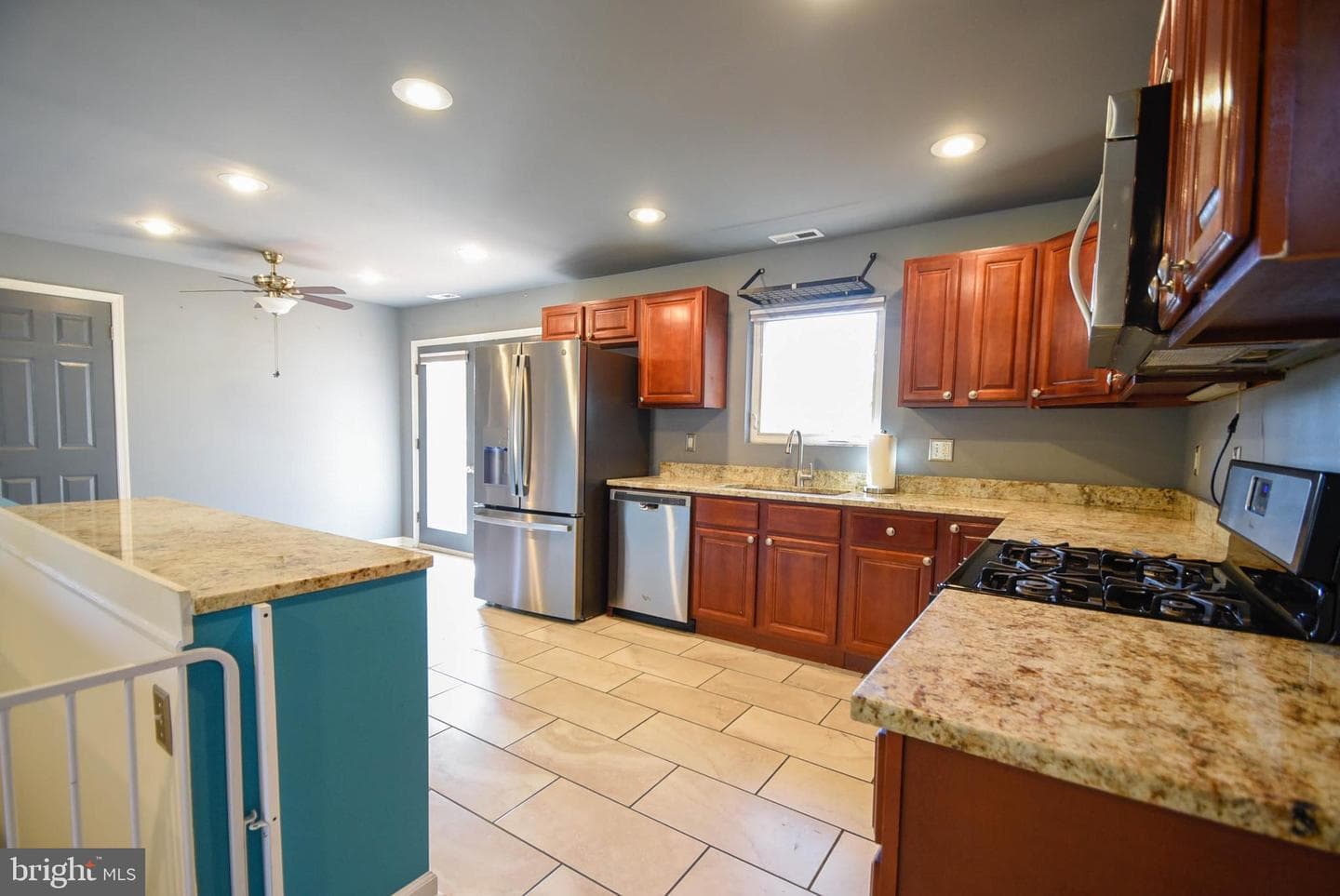 202 Embleton Road photo 2