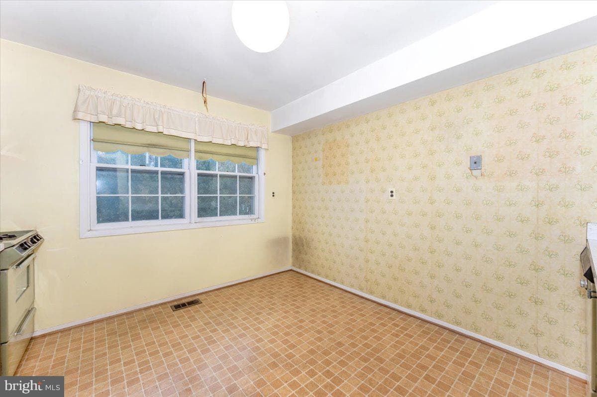 409 Fox View Court photo 10