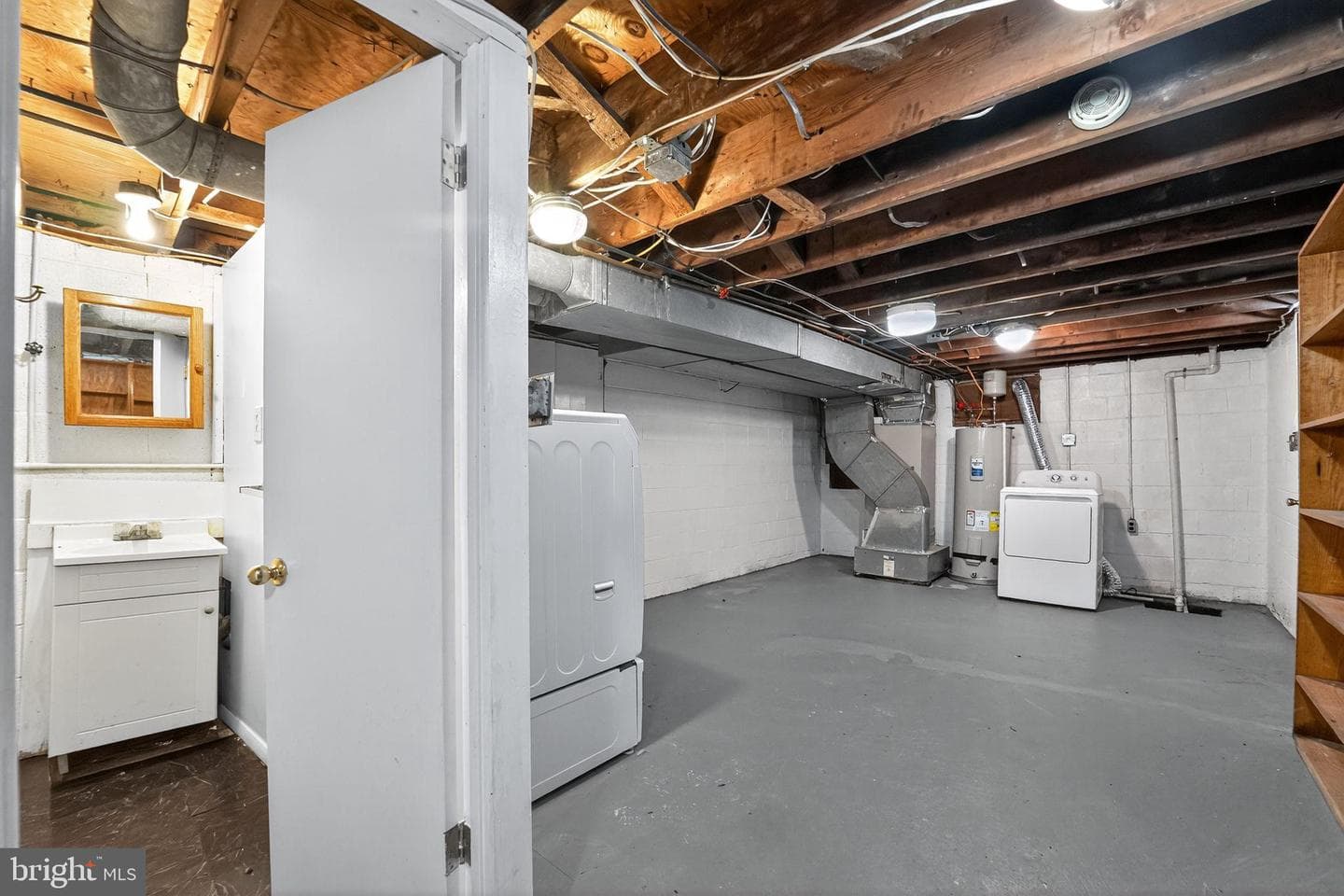 1008 Fuselage Avenue photo 25