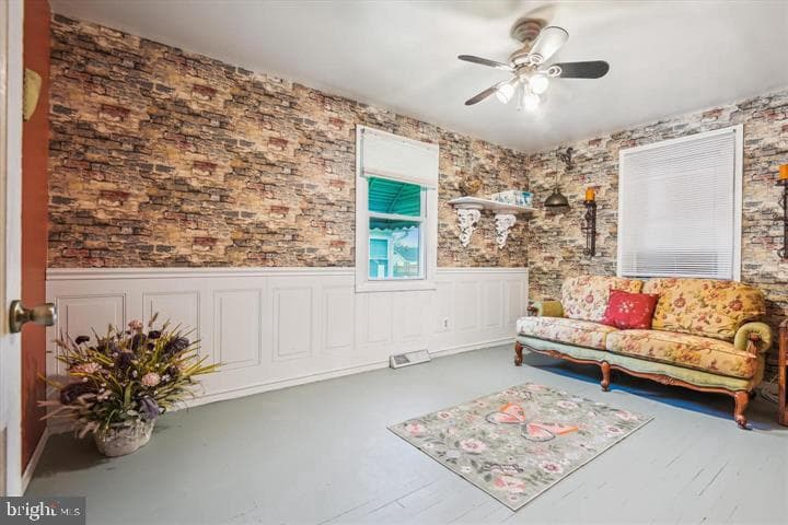 947 Martin Road photo 8