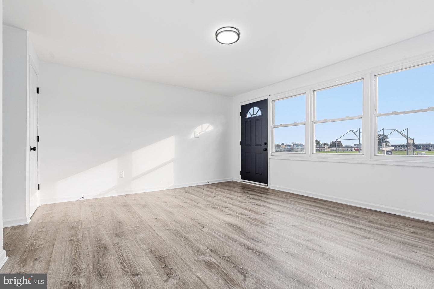8110 N Boundary Road photo 5