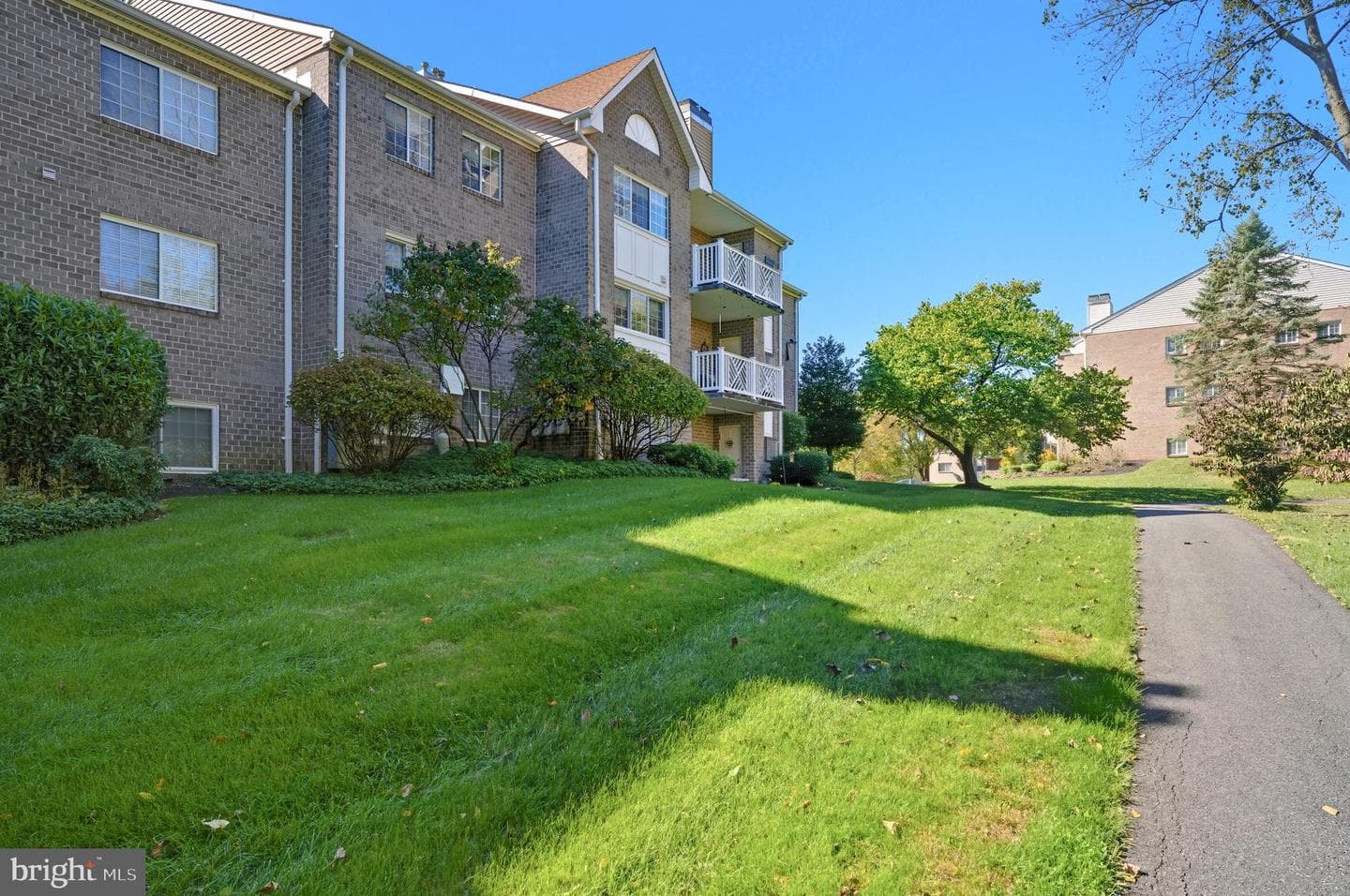 10 Bandon Court #302 photo 32