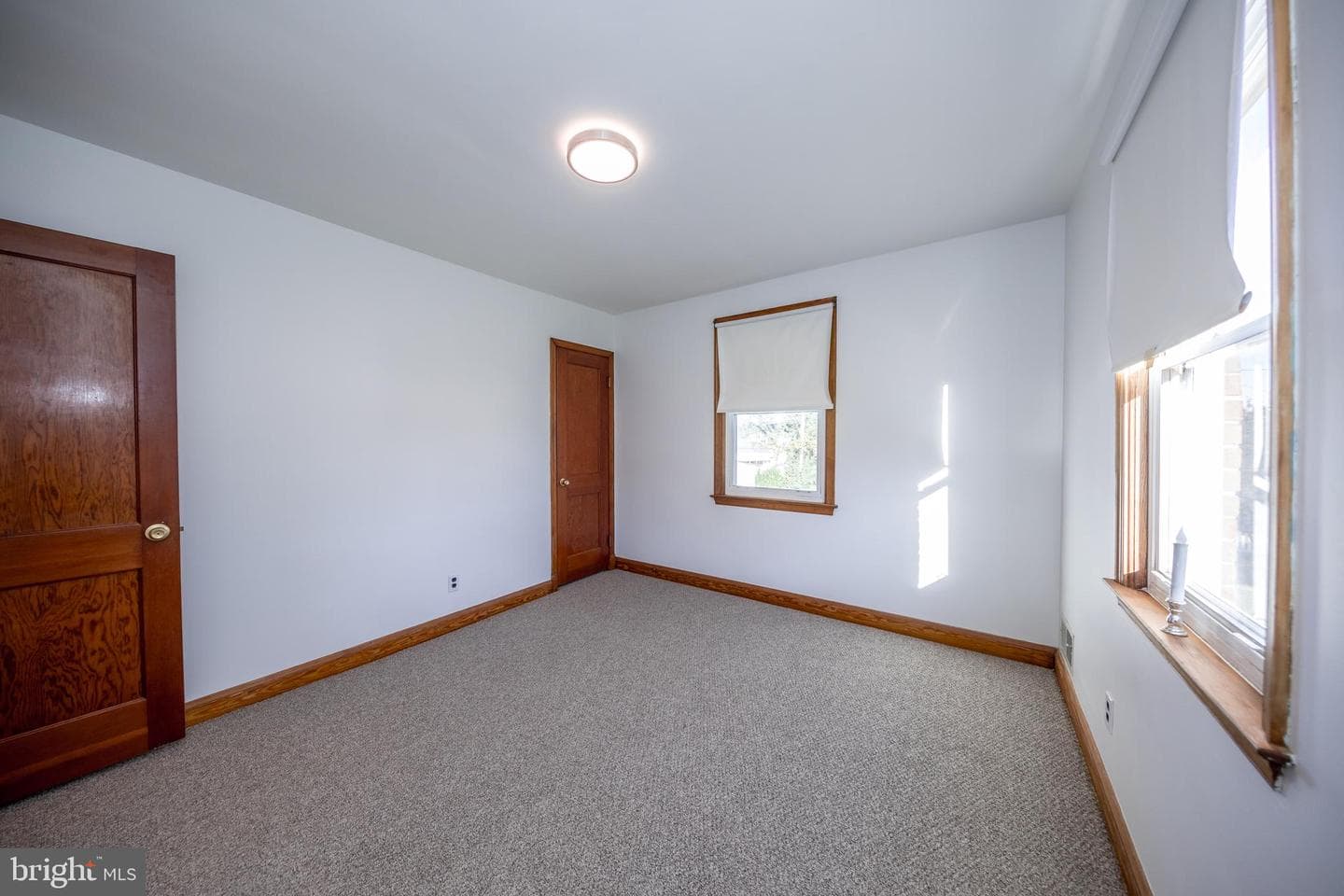 8929 Yvonne Avenue photo 18