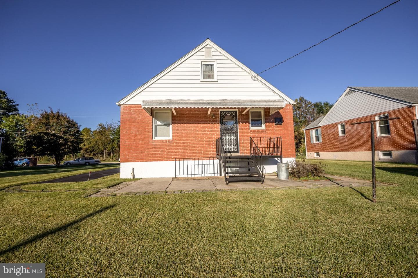 8929 Yvonne Avenue photo 34