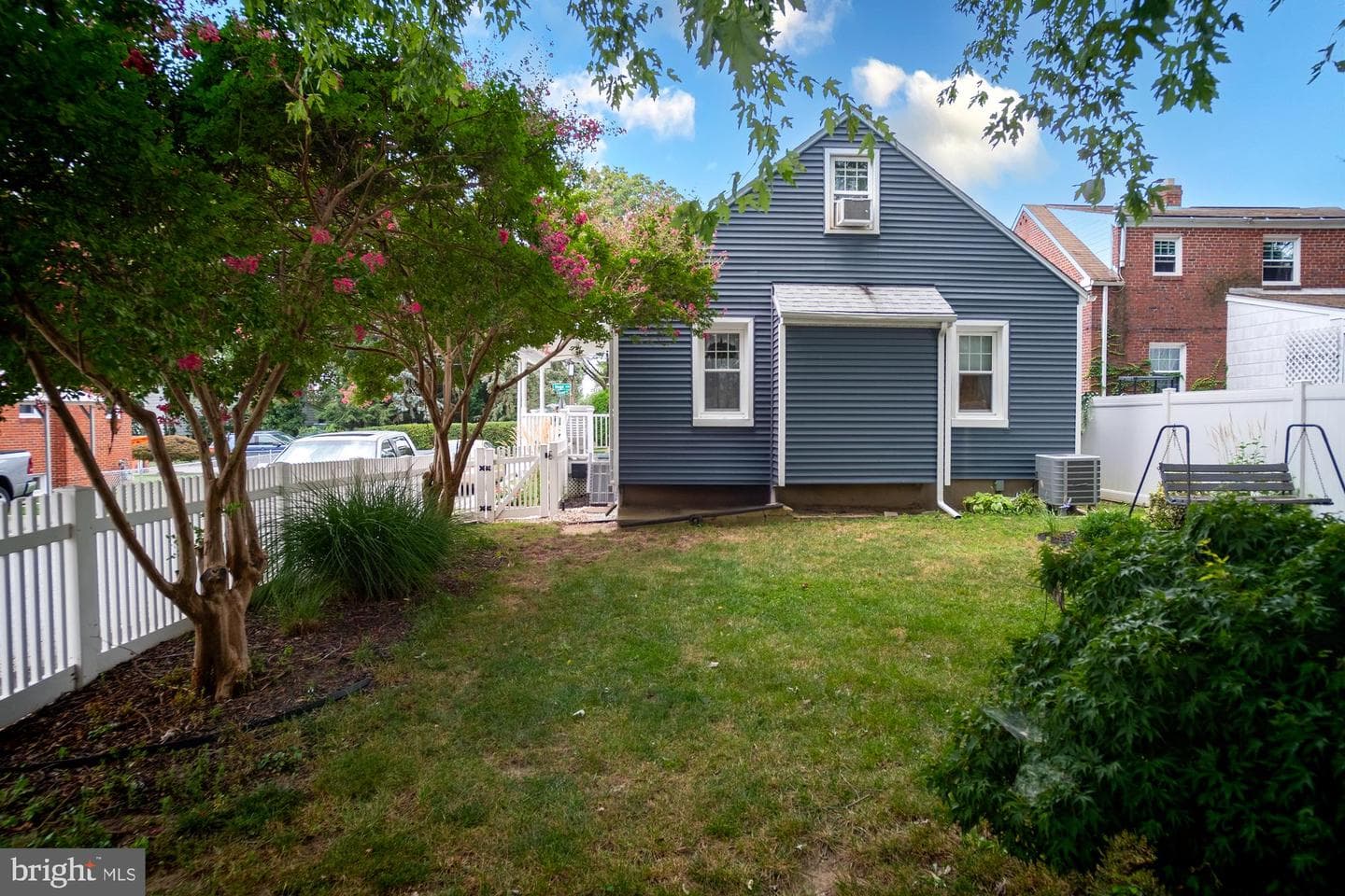 1242 Vogt Avenue photo 25