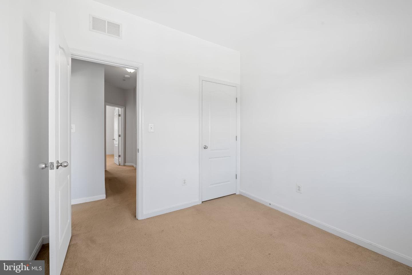 7723 Town View Drive photo 10
