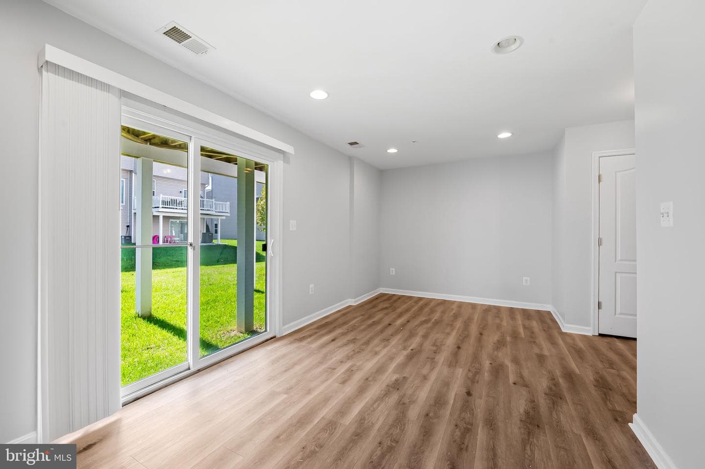 7723 Town View Drive photo 4