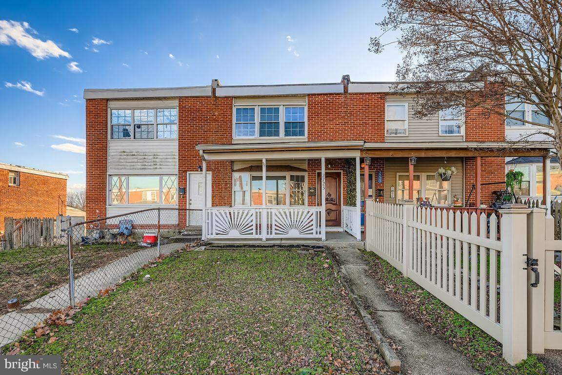 2725 Yarnall Road photo 2