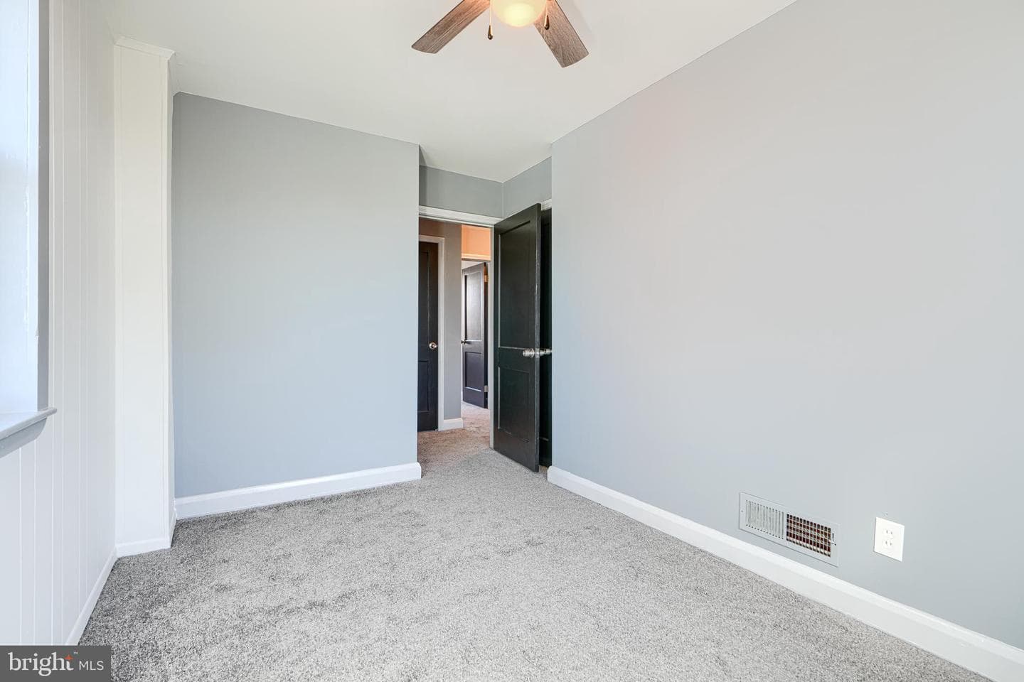 644 48th Street photo 22