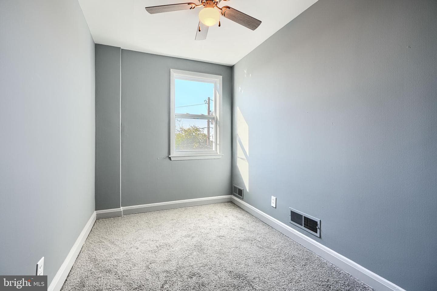 644 48th Street photo 24