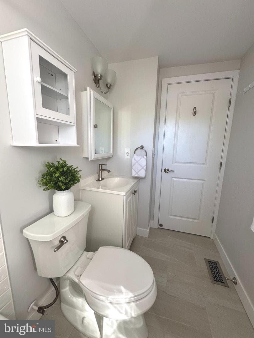 2754 Yarnall Road photo 13
