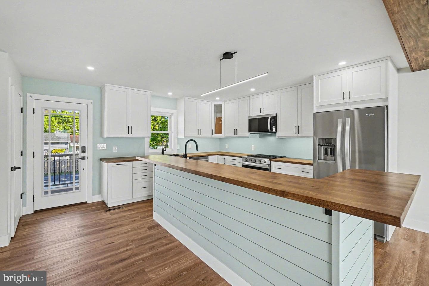 9108 Hinton Avenue photo 20