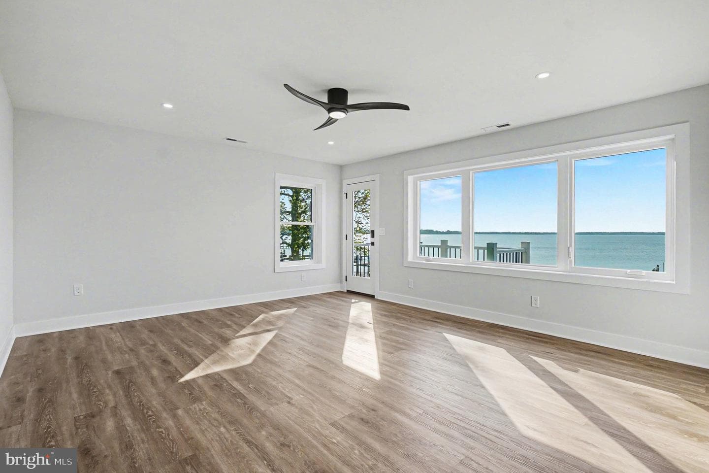 9108 Hinton Avenue photo 33