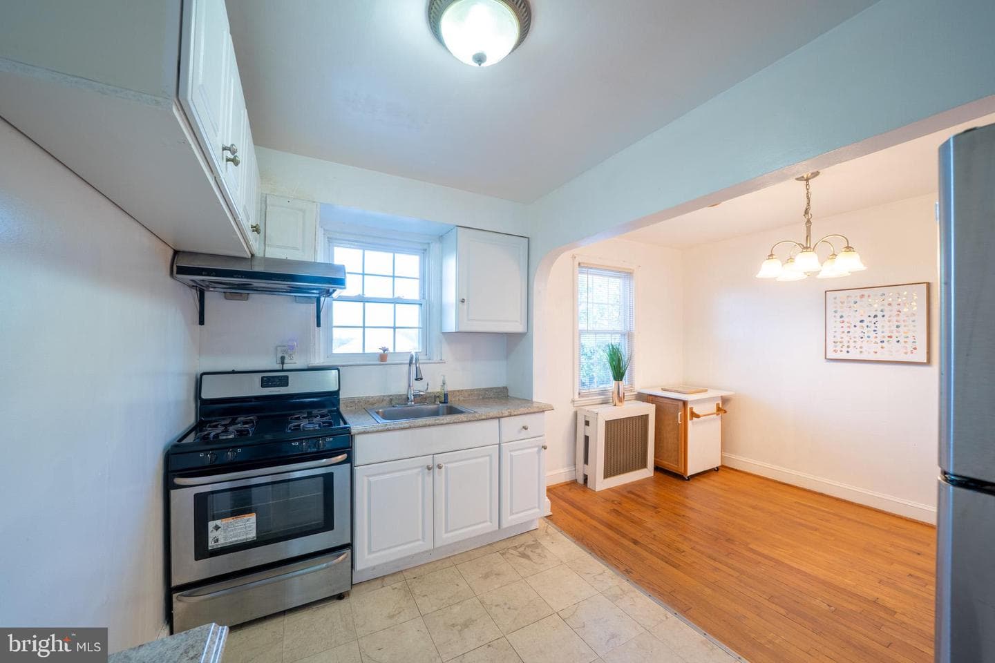 913 Maiden Choice Lane photo 4