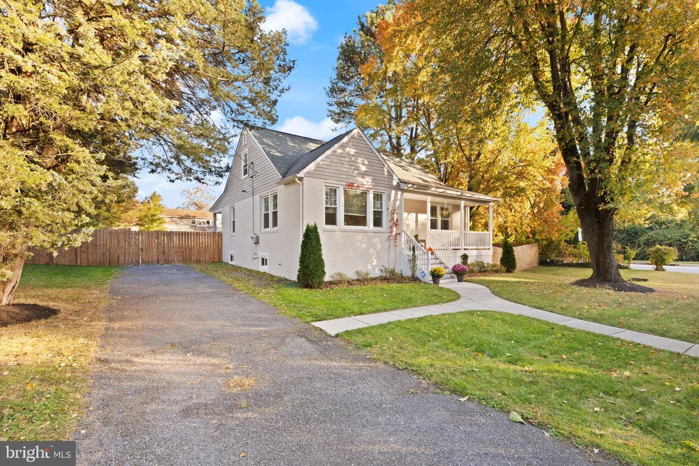 1813 Sunnyside Lane photo 2