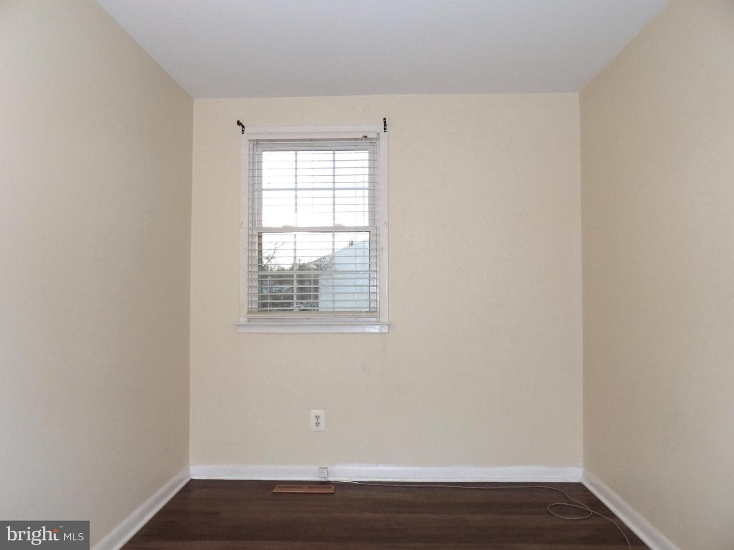 901 Grovehill Road photo 23
