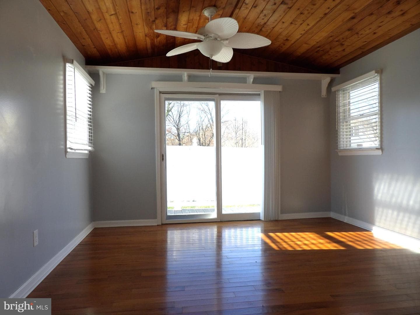 901 Grovehill Road photo 39
