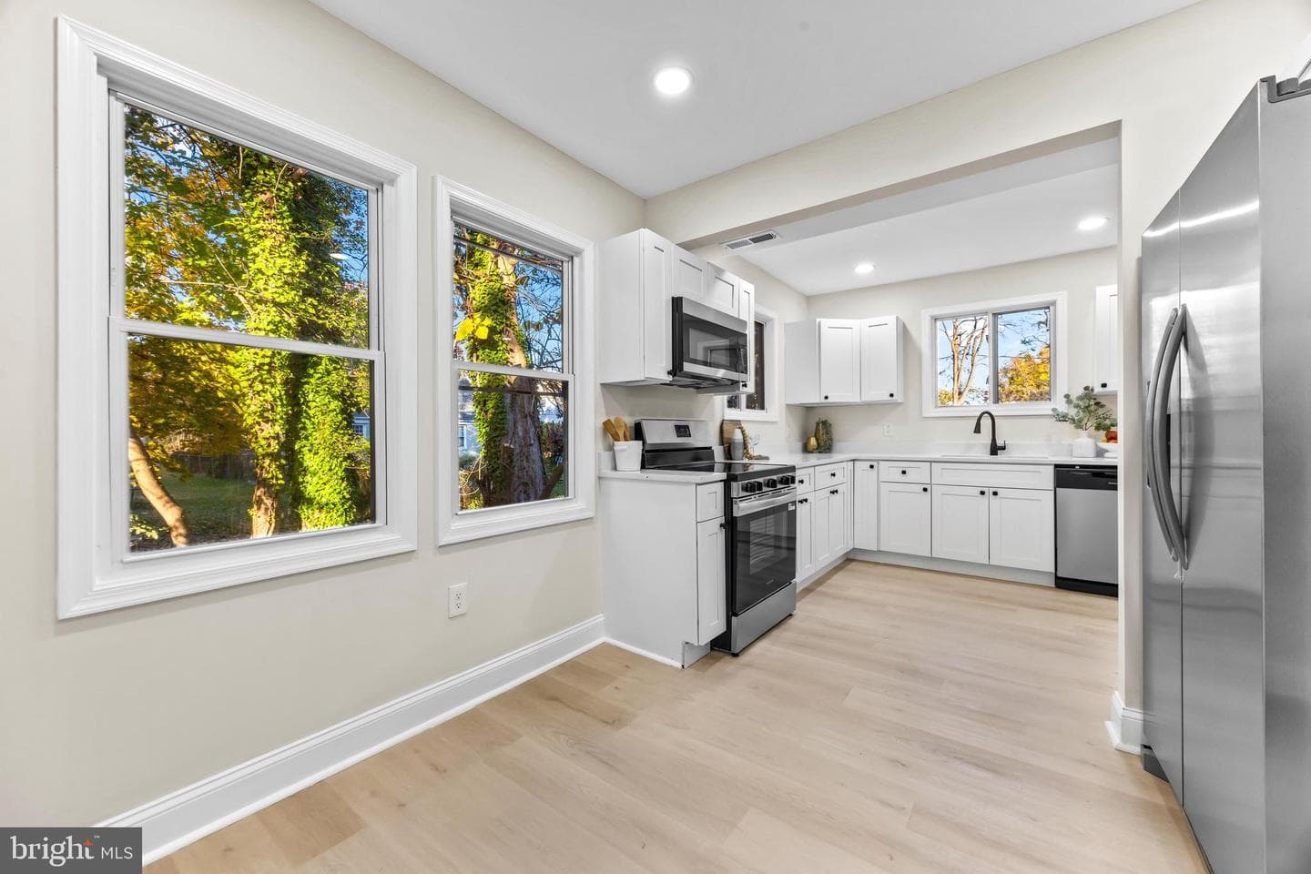 611 Cliveden Road photo 16