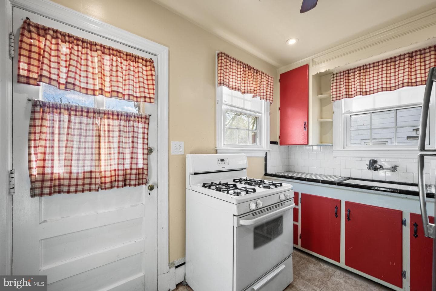 4605 Linden Avenue photo 11