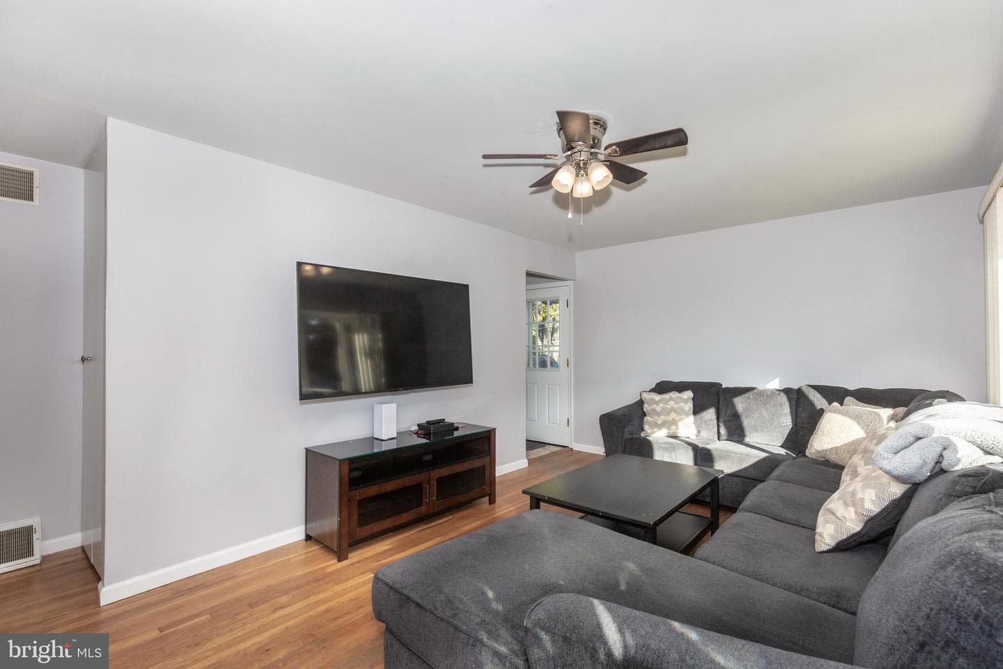 318 Bryanstone Road photo 2