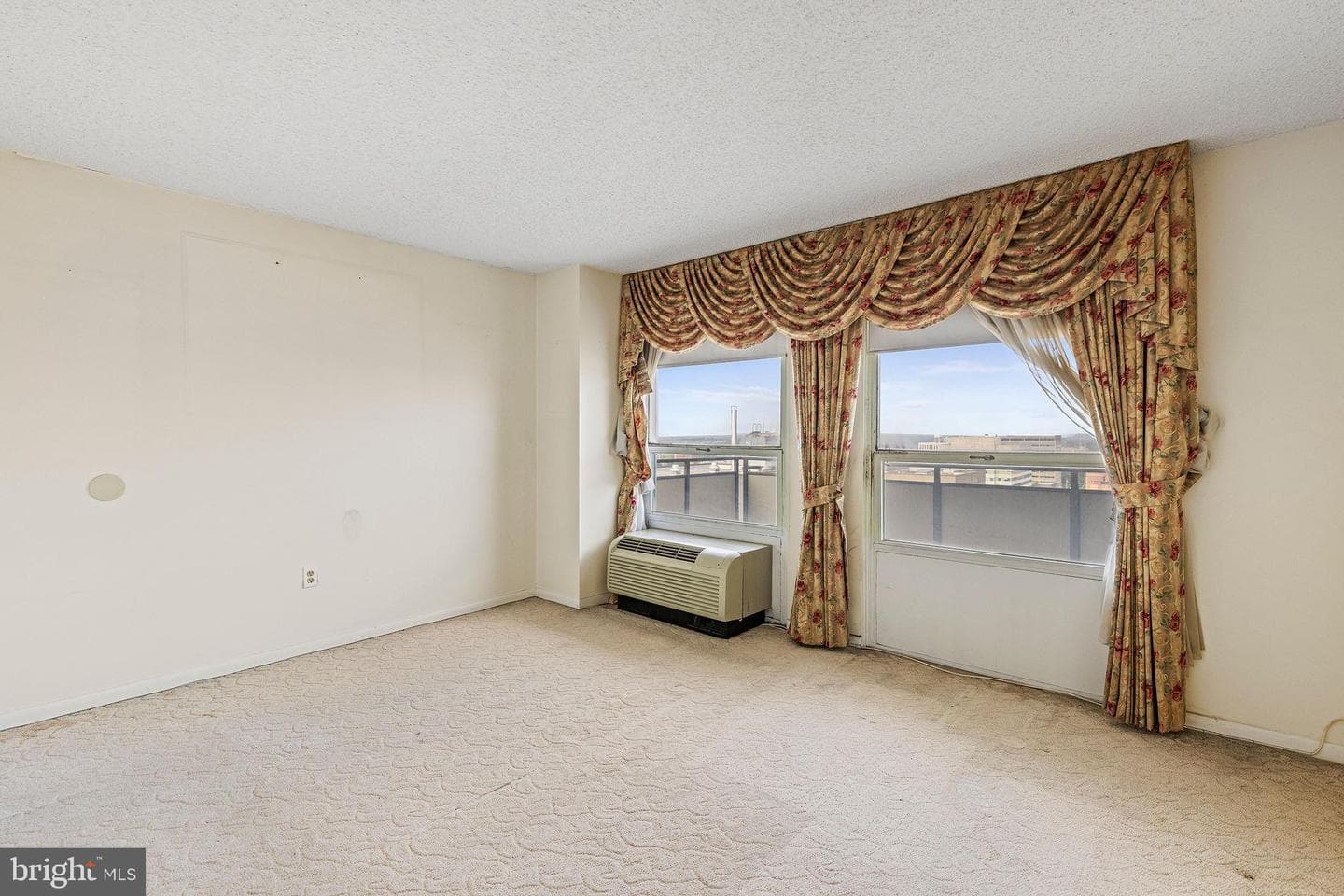 205 E Joppa Road #1606 photo 19