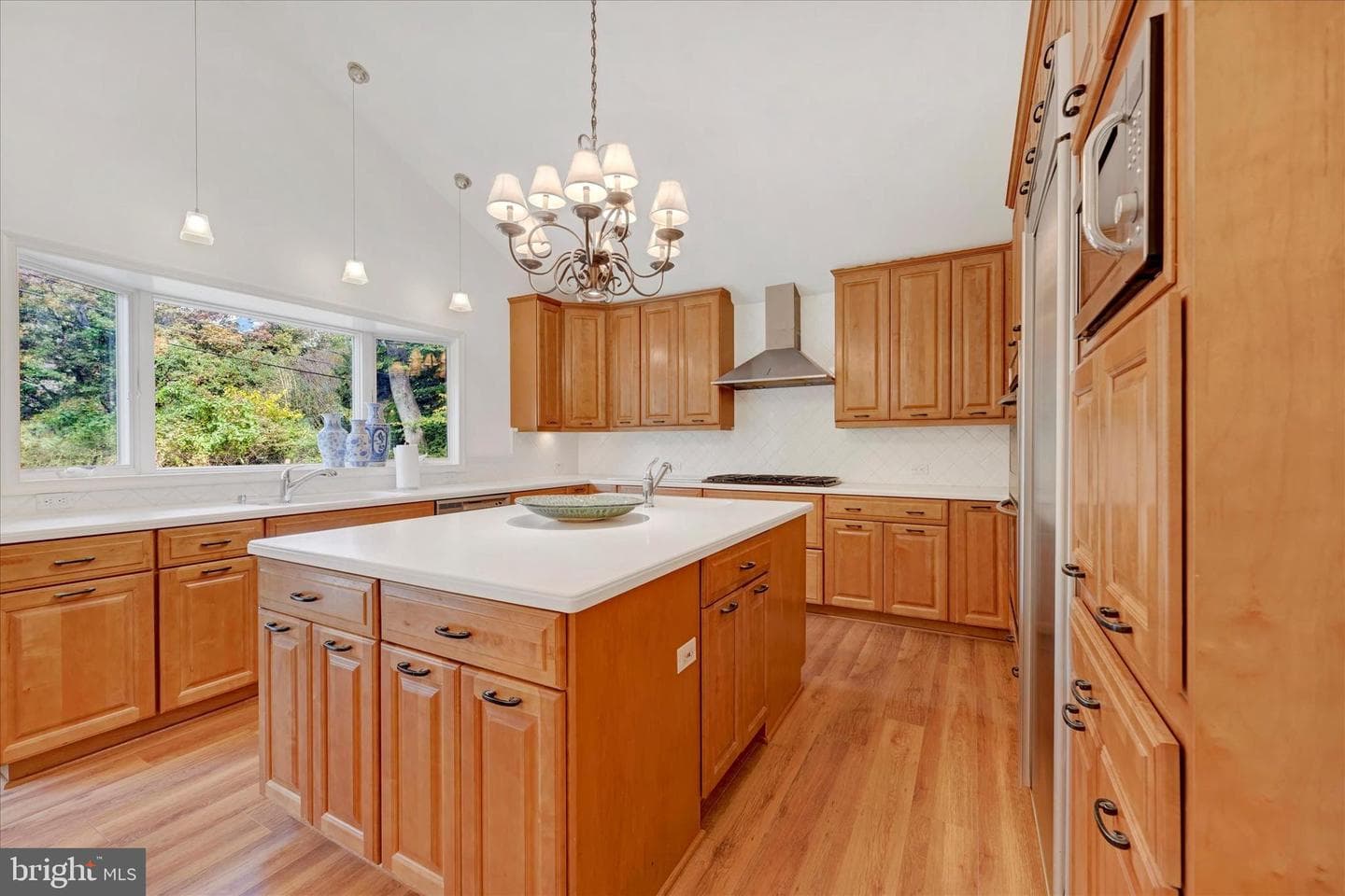 4 Midcrest Court photo 18