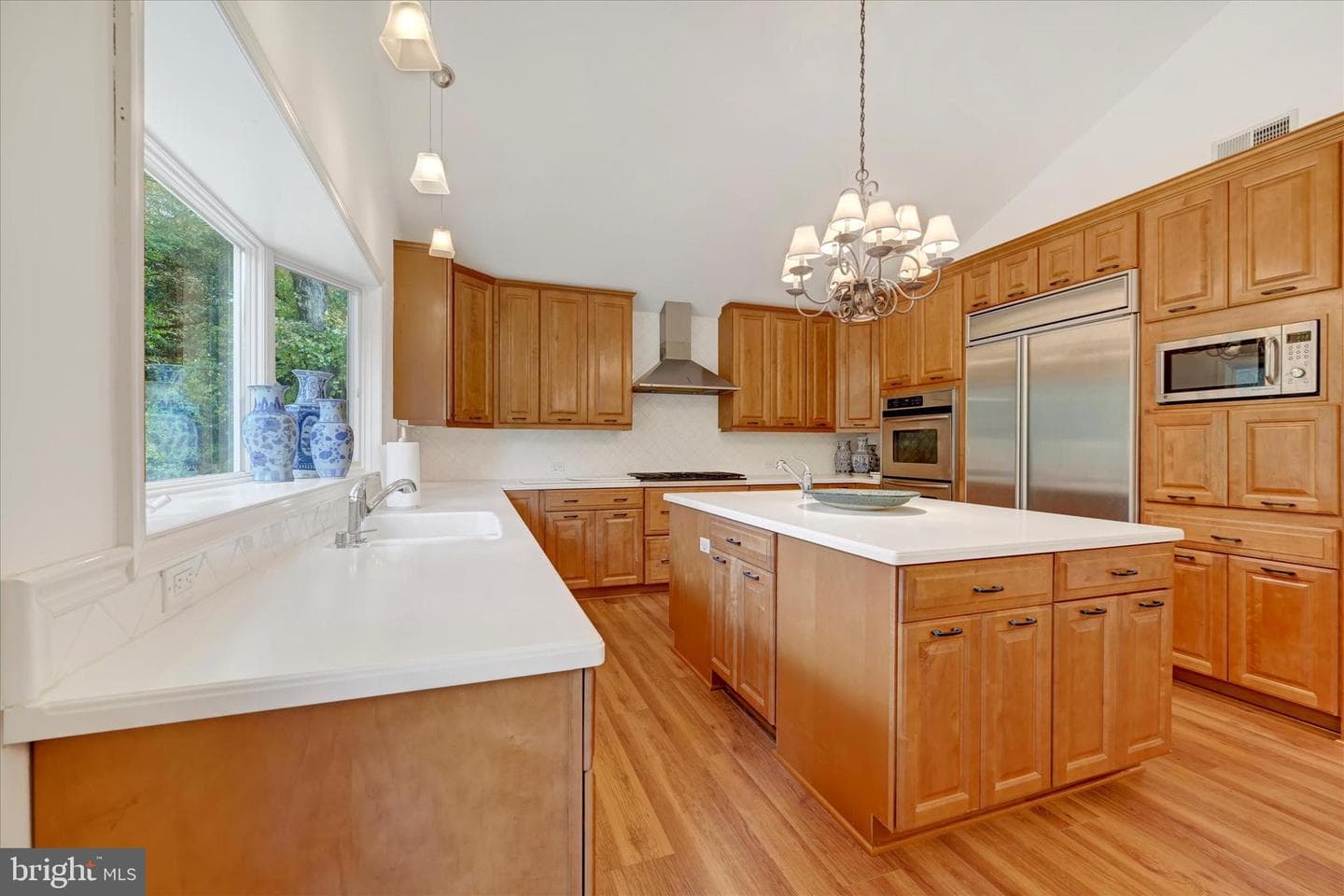 4 Midcrest Court photo 22