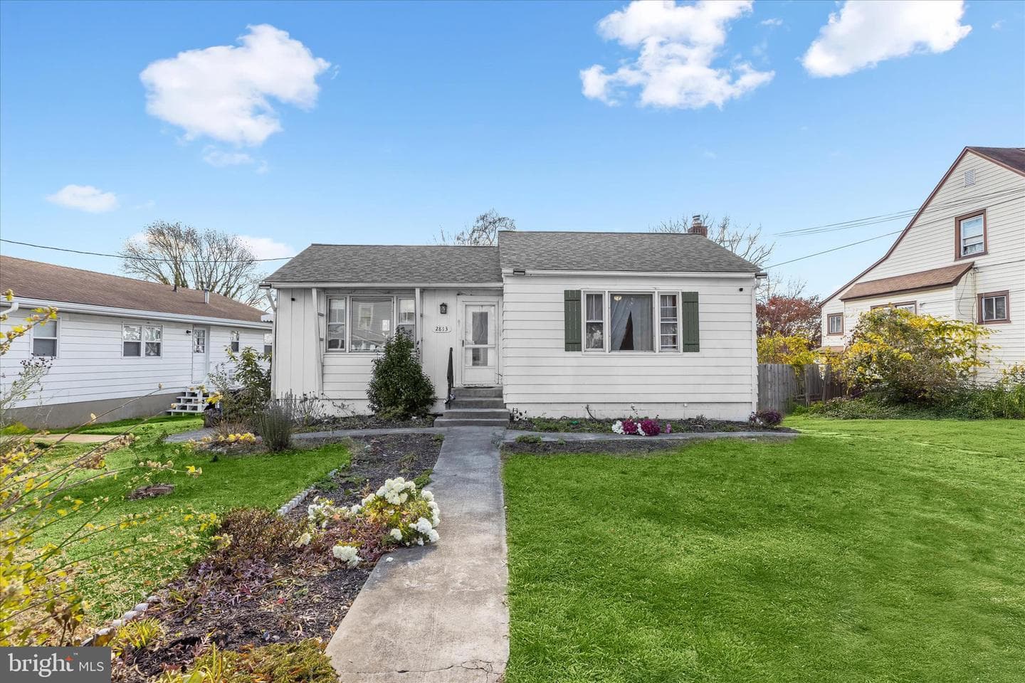 2813 Oak Grove photo 1