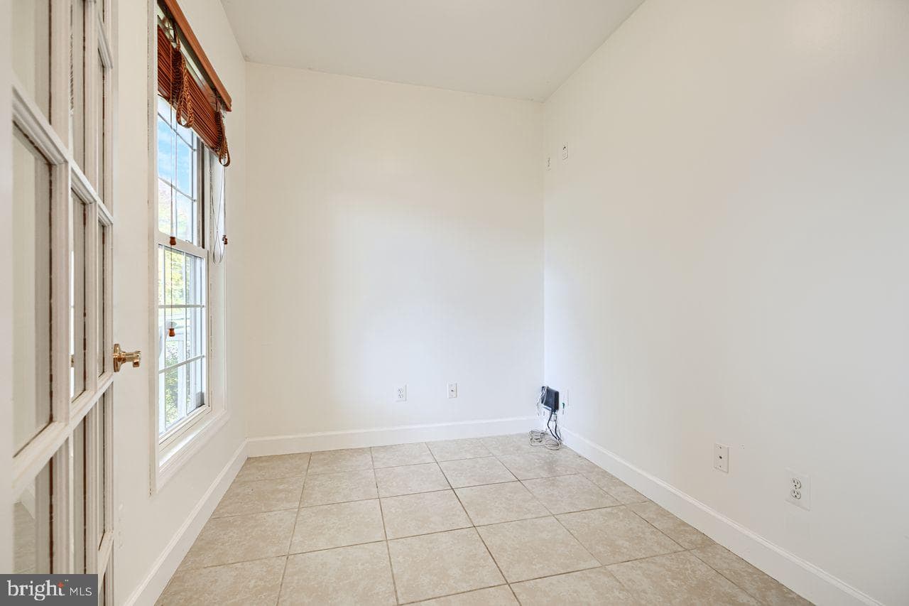 906 Susquehanna Ave photo 30