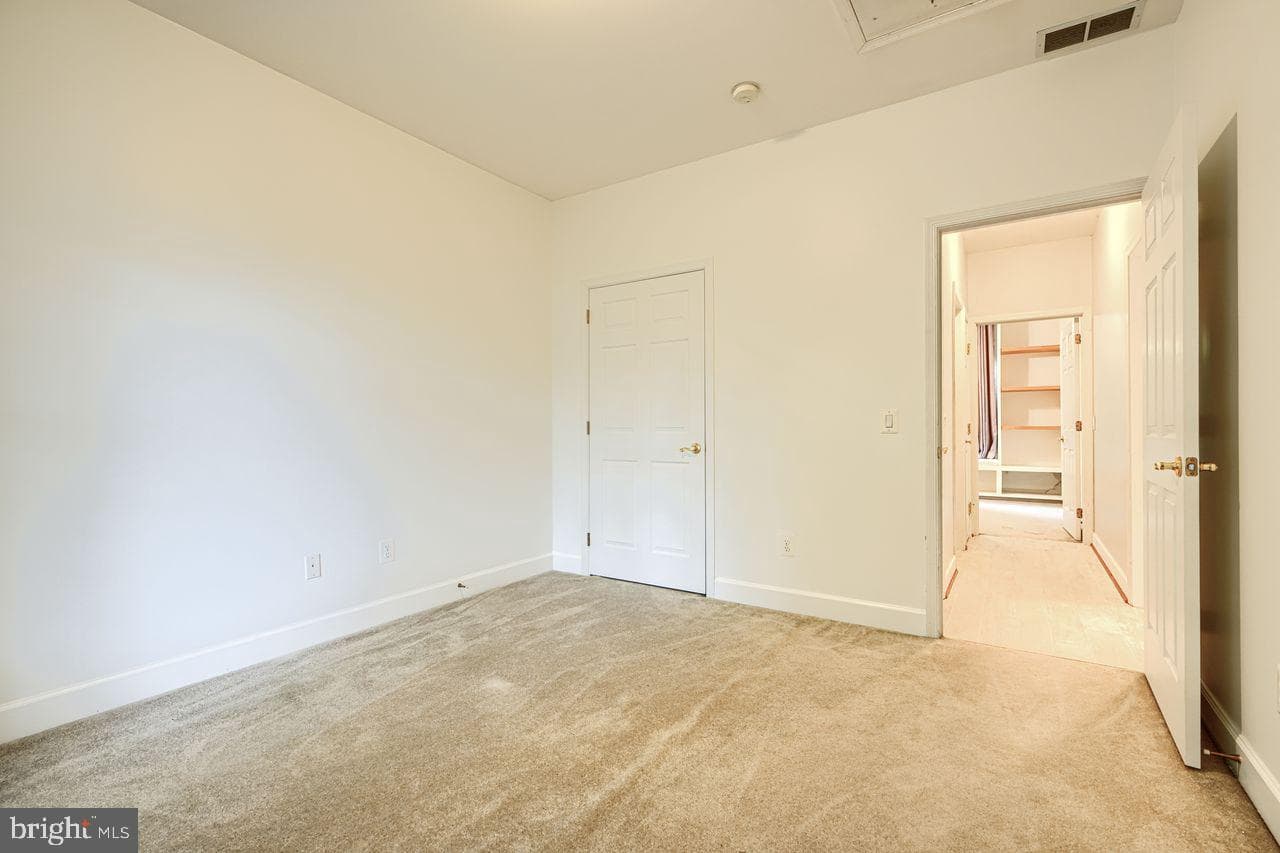 906 Susquehanna Ave photo 46