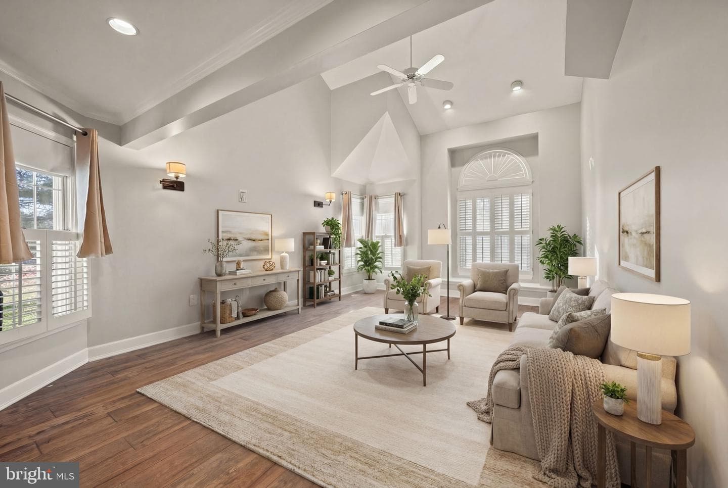 124 River Oaks Circle photo 4