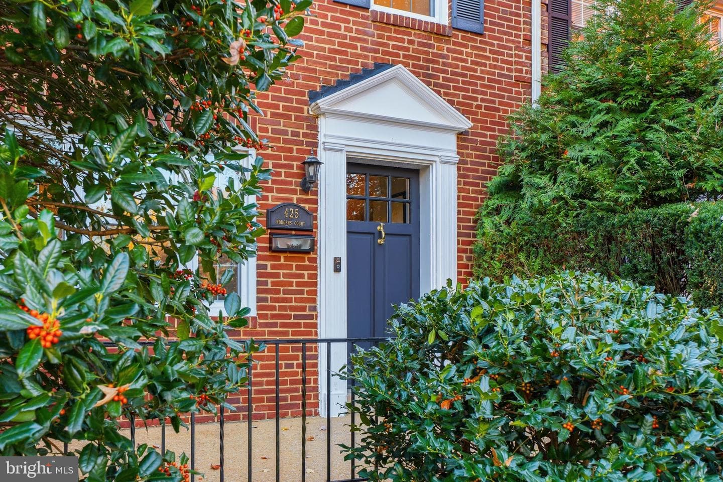 425 Rodgers Court photo 4