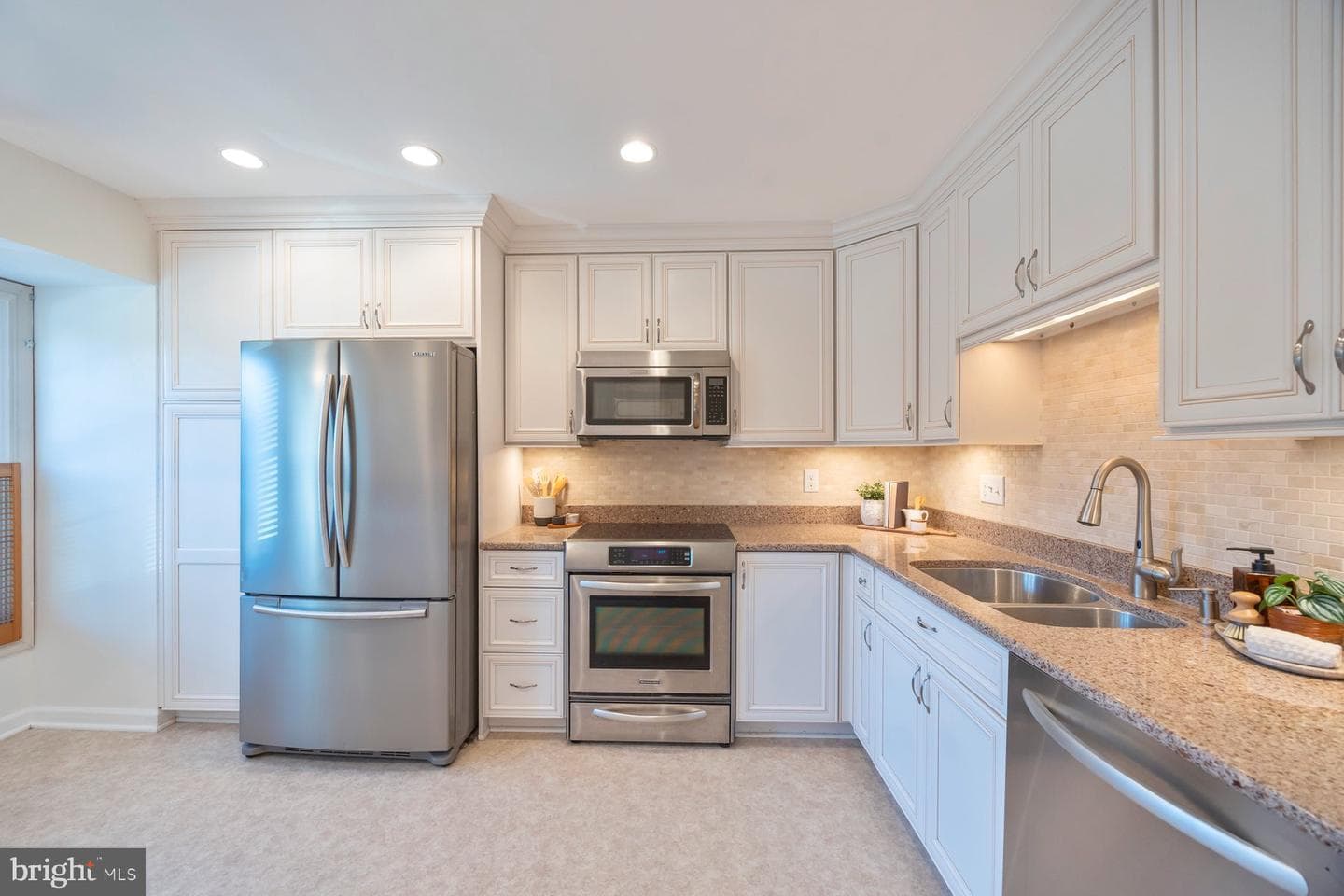 692 Budleigh Circle photo 9