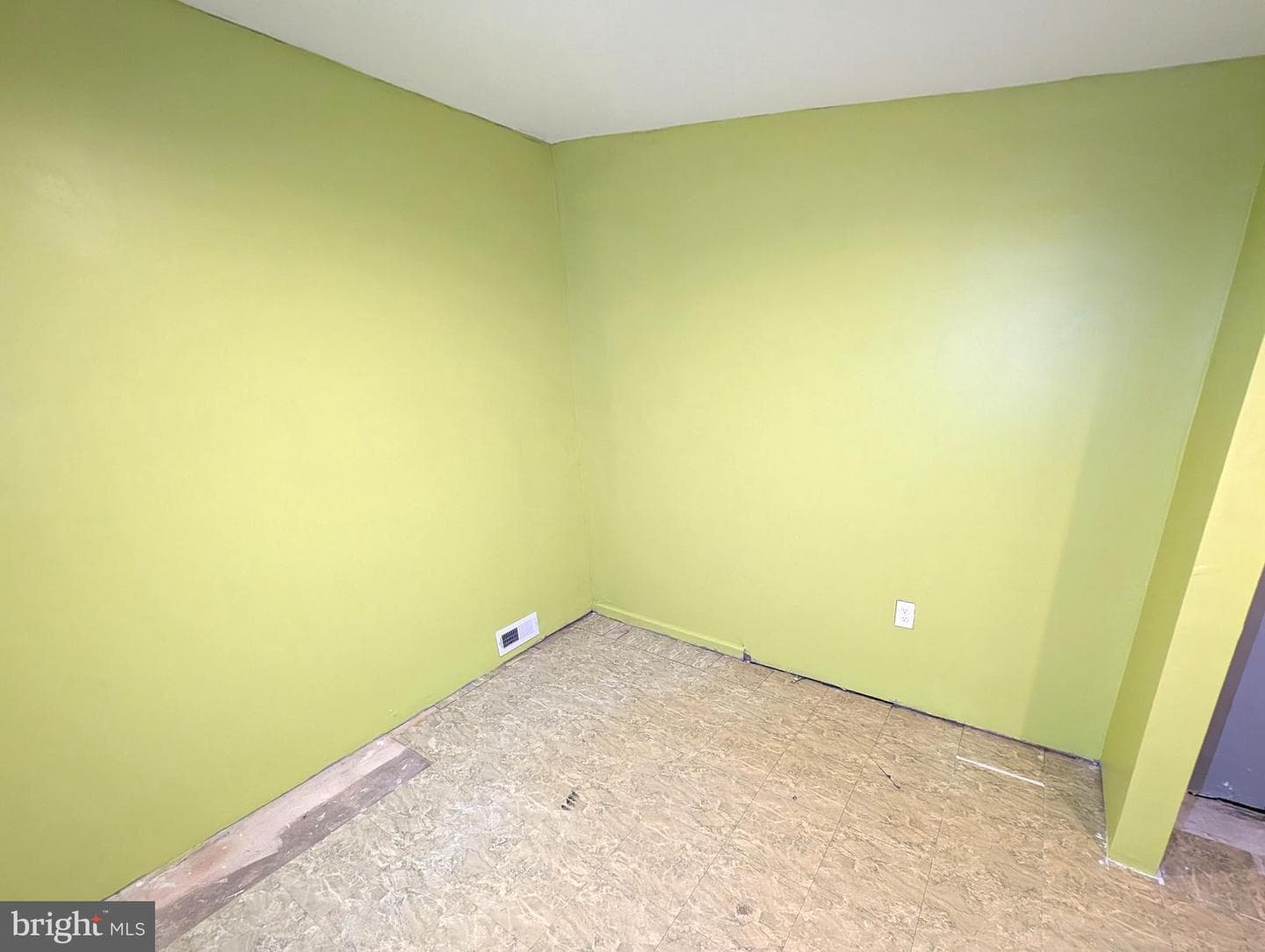 8102 Cornwall Road photo 18