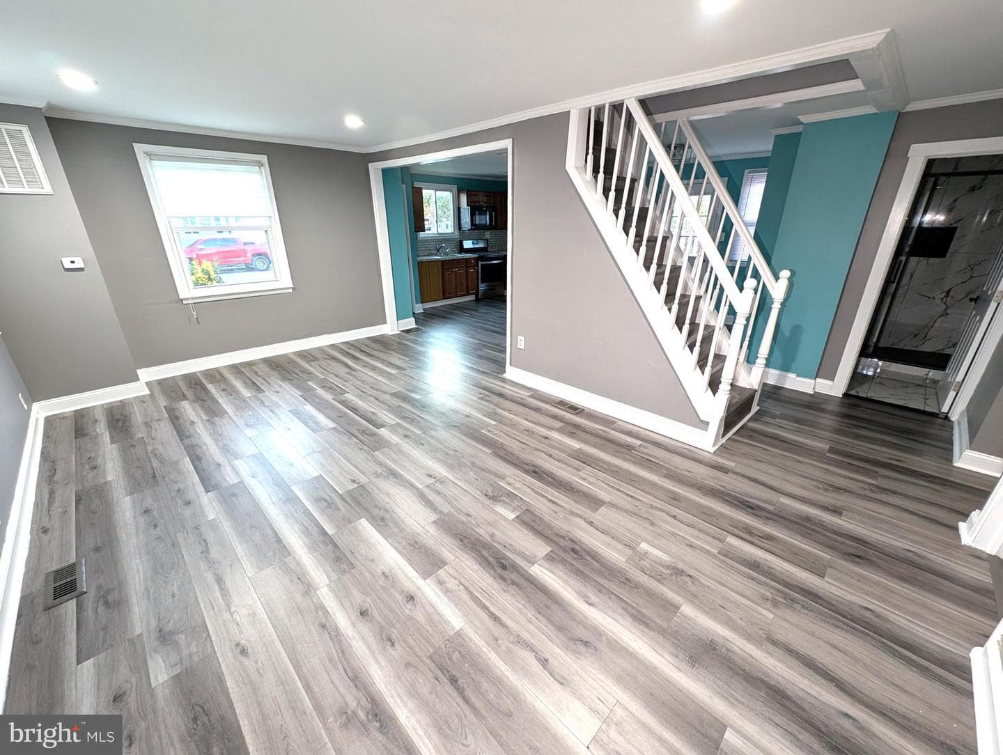 8102 Cornwall Road photo 2