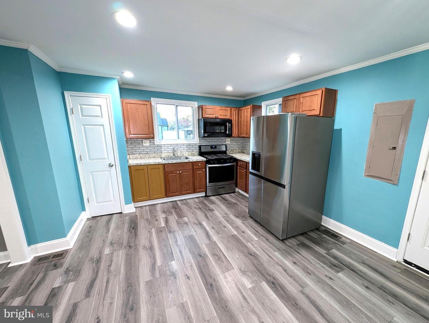 8102 Cornwall Road photo 7